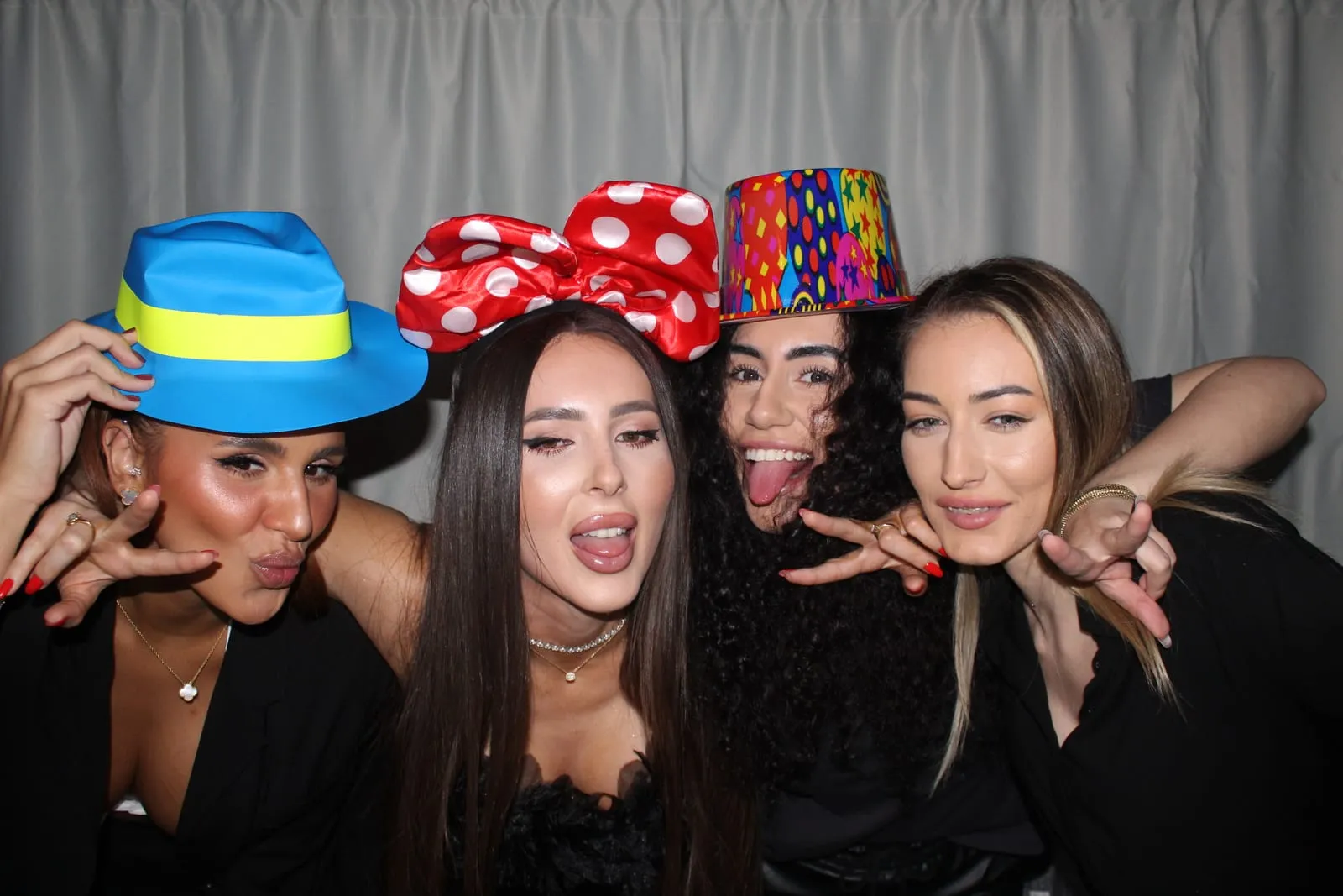 Colaj de fotografii printat pe loc la eveniment