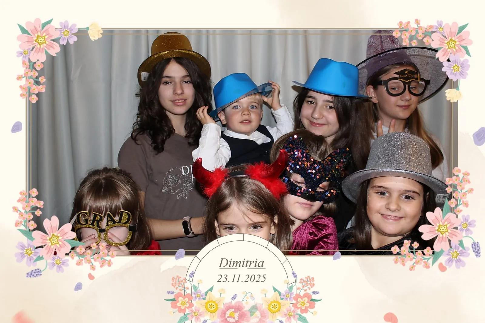 Colaj de fotografii printat pe loc la eveniment